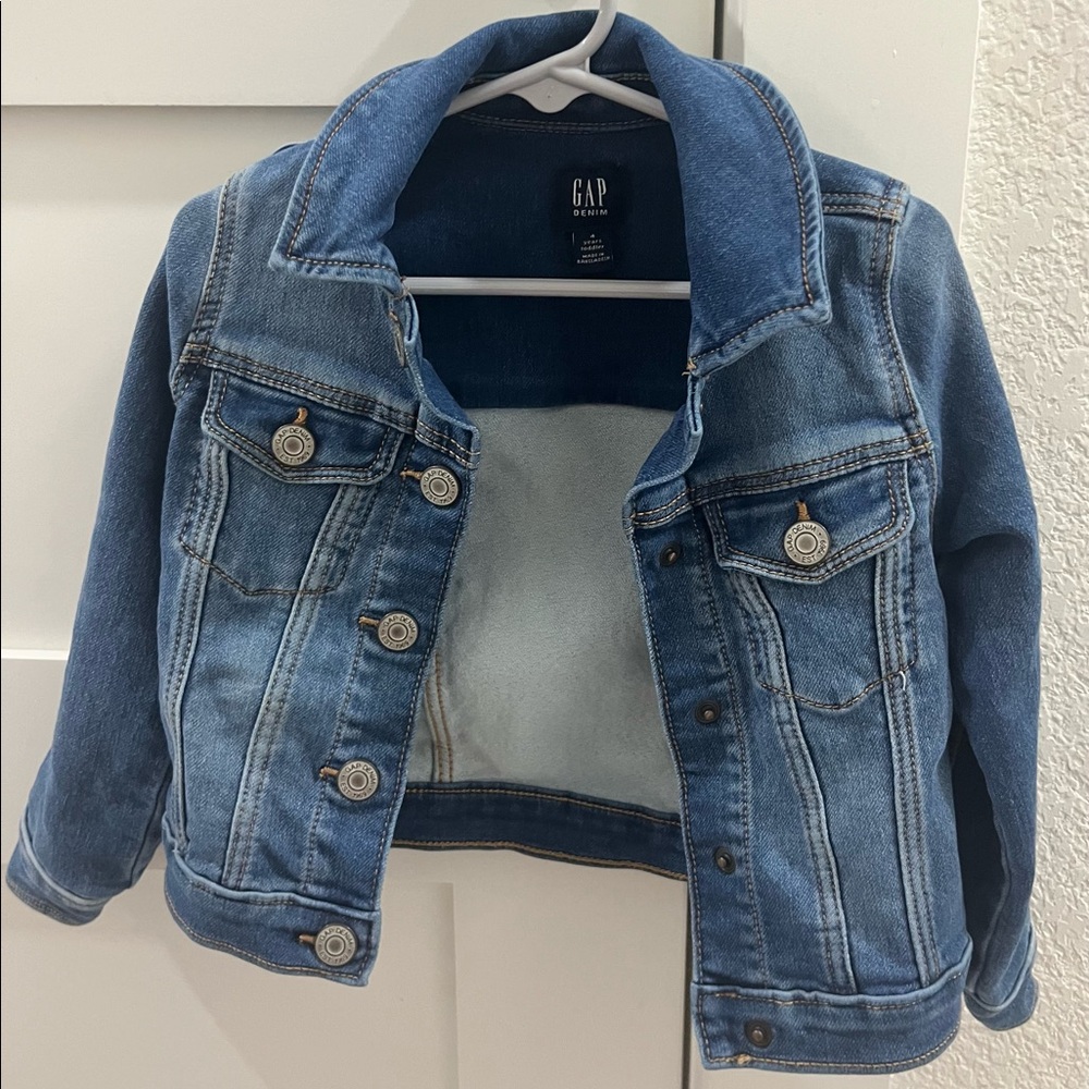 GAP Girls Size 4 Jean Snap Jacket.  Worn 2 times